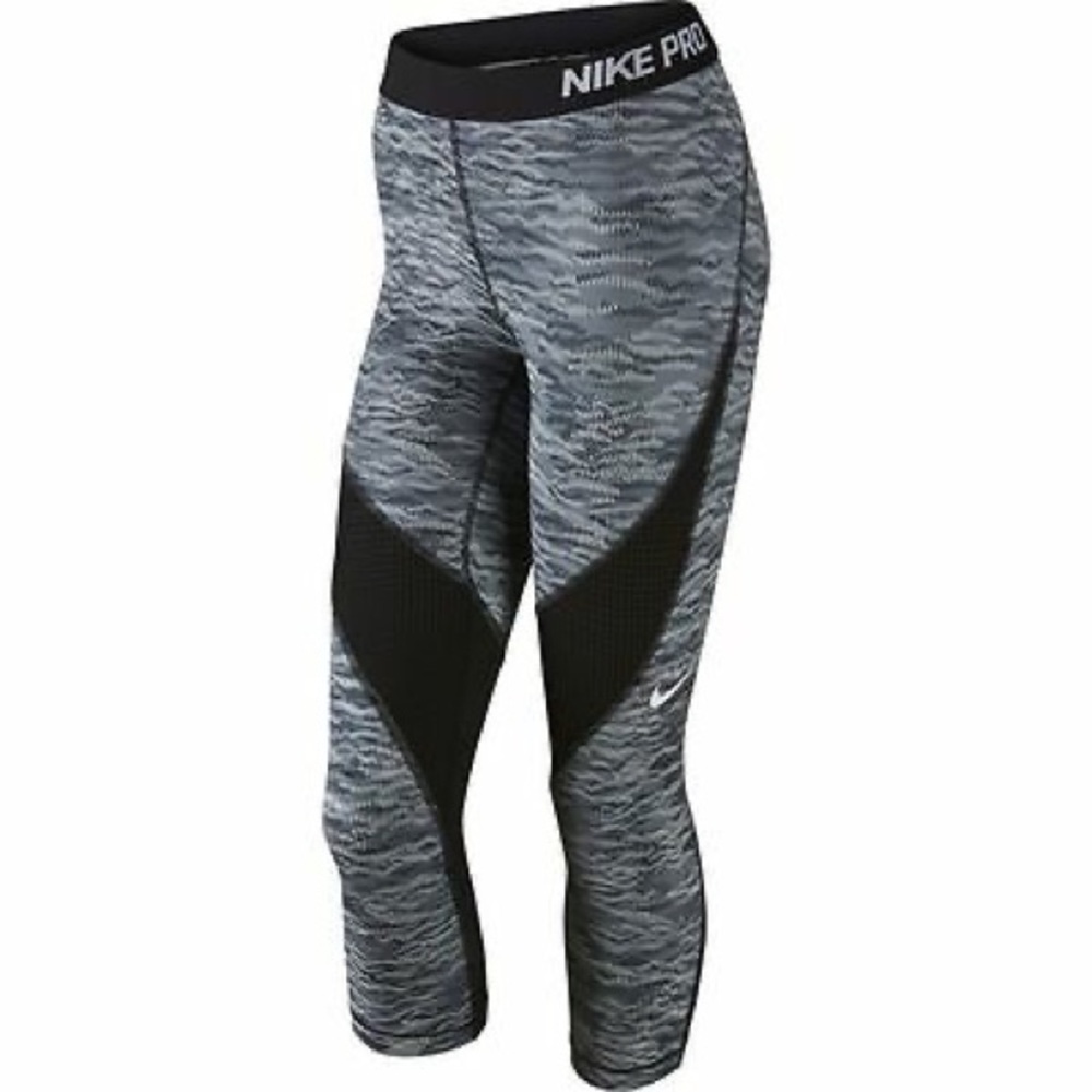 NWT Nike Pro Dri-FIT Hypercool Reflect Capris